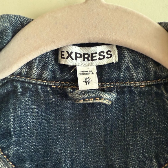 Express cropped jean jacket size XS! - Picture 2 of 3